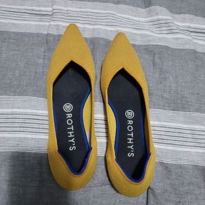 Size 9 mustard Rothy's